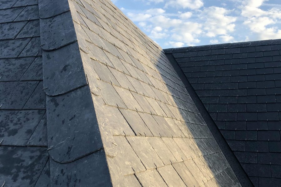 Rénovation de la toiture d'une maison à Louveigné